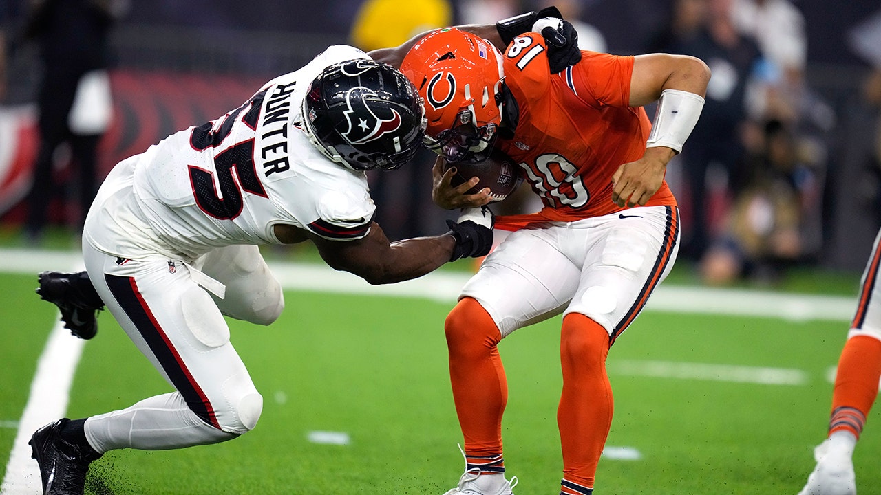 Texans' defense creates havoc for Bears rookie Caleb Williams in victory