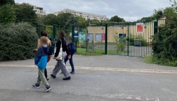 La garde à vue de l'enseignante accusée d'avoir frappé une élève de 3 ans à Paris a été levée