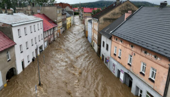 Tempête Boris : en Pologne, les images de la destruction impressionnante du barrage de Paczków