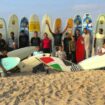 "Si je veux pratiquer le surf, je me mets en danger"...  Rawand Abu Ghanem, la surfeuse de Gaza qui rêve de retrouver sa liberté