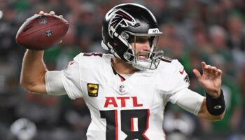 Falcons' Kirk Cousins leads miraculous last-minute drive to shock Eagles on the road