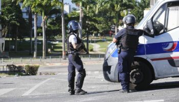 REPORTAGE. "On parle de sortir du trou alors que le trou se creuse encore" : en Nouvelle-Calédonie, des tensions encore vives et des restrictions prolongées