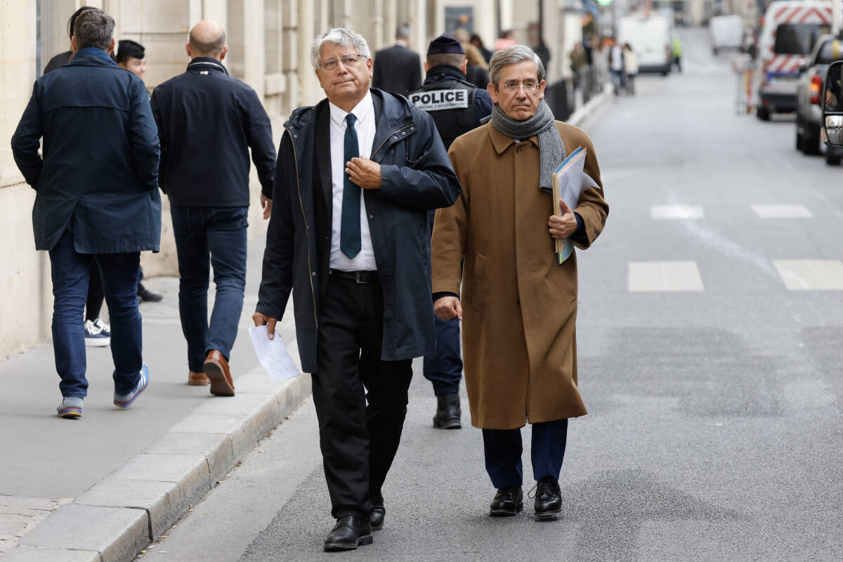 Budget : Eric Coquerel et Charles de Courson ressortent « en colère » de Matignon, sans les documents demandés