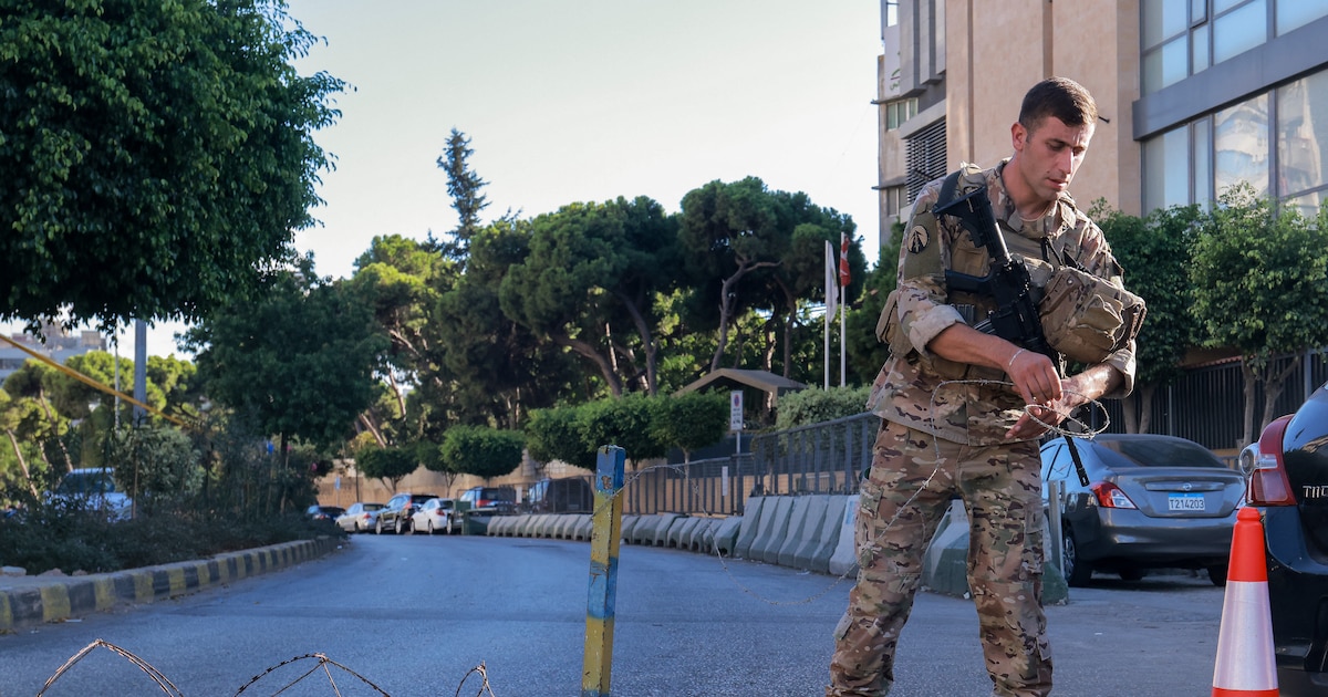 Le ministre libanais de la Santé, Firas Abiad, a déclaré que "des centaines de personnes ont été blessées dans différentes régions du Liban" dans l'explosion de bipeurs.