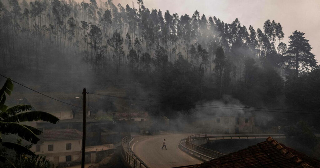 En proie à des feux de forêt, le Portugal dénombre sept morts et sollicite l’aide européenne