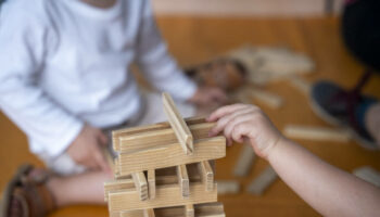 Petite enfance : enquêtes sur les crèches