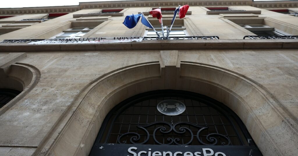 L'entrée de Sciences Po à Paris, le 13 mars 2024