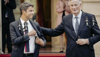 Hausse des impôts : la macronie se divise, Michel Barnier hisse le drapeau rouge