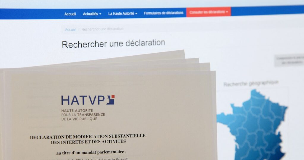 Une photo prise le 24 juillet 2014 montrant une déclaration d'intérêts à remplir sur le site de la Haute Autorité pour la transparence de la vie publique (HATVP).