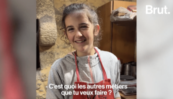 VIDEO. Bretagne: Zoé, 16 ans, prépare les brioches traditionnelles de Meneham