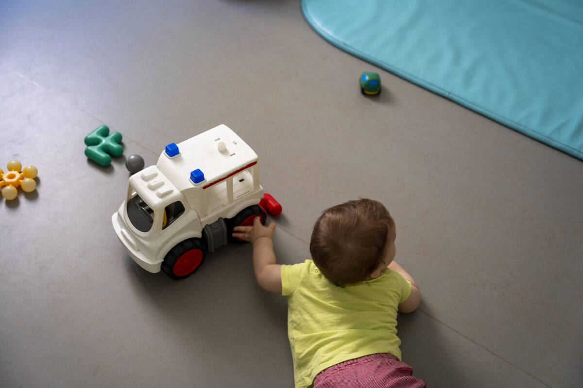 « Les crèches sont devenues des halls de gare et les enfants, des codes-barres » : Victor Castanet publie son nouveau livre-enquête