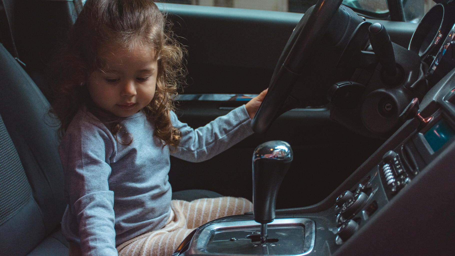 Une fillette américaine de 8 ans conduit le SUV de ses parents pour aller au supermarché