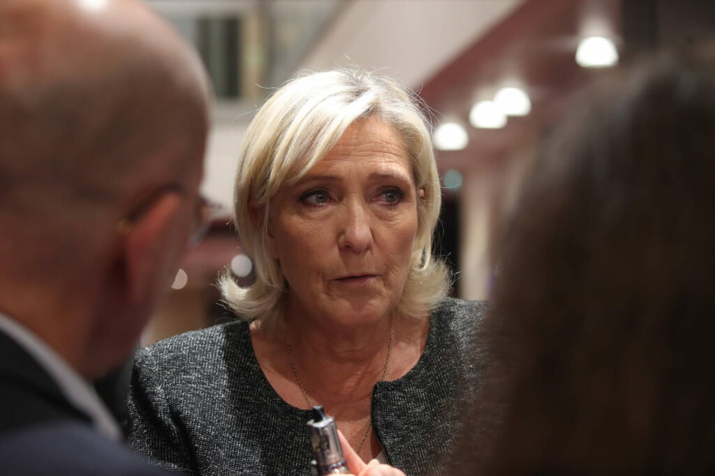 "Marine Le Pen empêchée pour la présidentielle 2027 ? Son avenir suspendu au procès des assistants européens