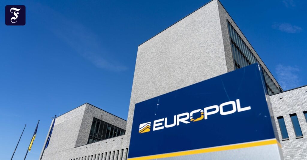 Europol zerschlägt Kommunikationsdienst Ghost