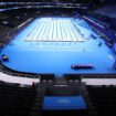 REPORTAGE. "C'est émouvant de voir cette salle se métamorphoser" : à Paris La Défense Arena, la piscine olympique est en train d'être démontée