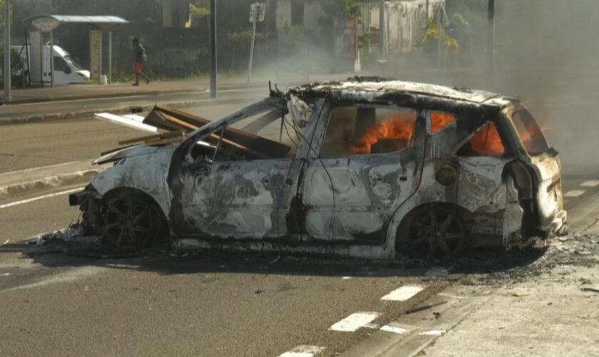 Martinique : un couvre-feu a été décrété dans certains quartiers de Fort-de-France dès mercredi soir en raison des violences, annonce la préfecture