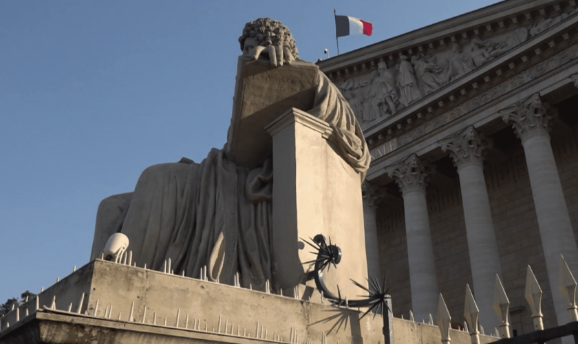 Réforme des retraites : le Rassemblement national présente un texte d'abrogation