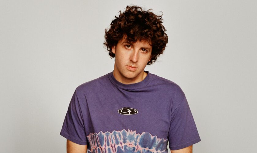 Le DJ et producteur Jamie xx fait des vagues sur le dance-floor avec son nouvel album "In Waves"