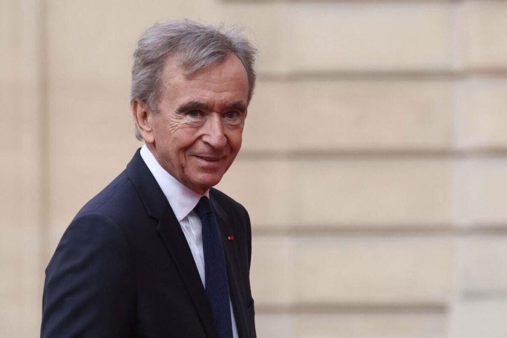 LVMH : Bernard Arnault « interdit » à ses cadres de parler à sept médias