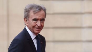 LVMH : Bernard Arnault « interdit » à ses cadres de parler à sept médias