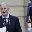 Le nouveau Premier ministre Michel Barnier lors de la passation de pouvoir à l'hôtel Matignon, le 5 septembre 2024 à Paris