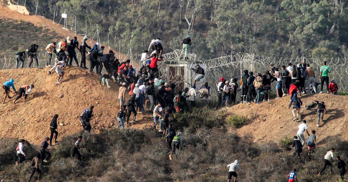 Près de Ceuta, la tentative d’émigration “désespérée” de Marocains influencés par les réseaux sociaux