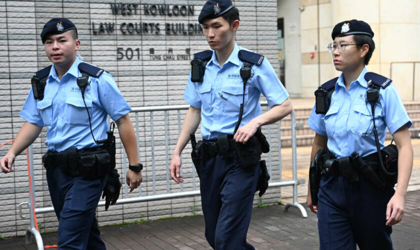 Hong Kong : quatorze mois de prison pour avoir porté un tee-shirt “séditieux”