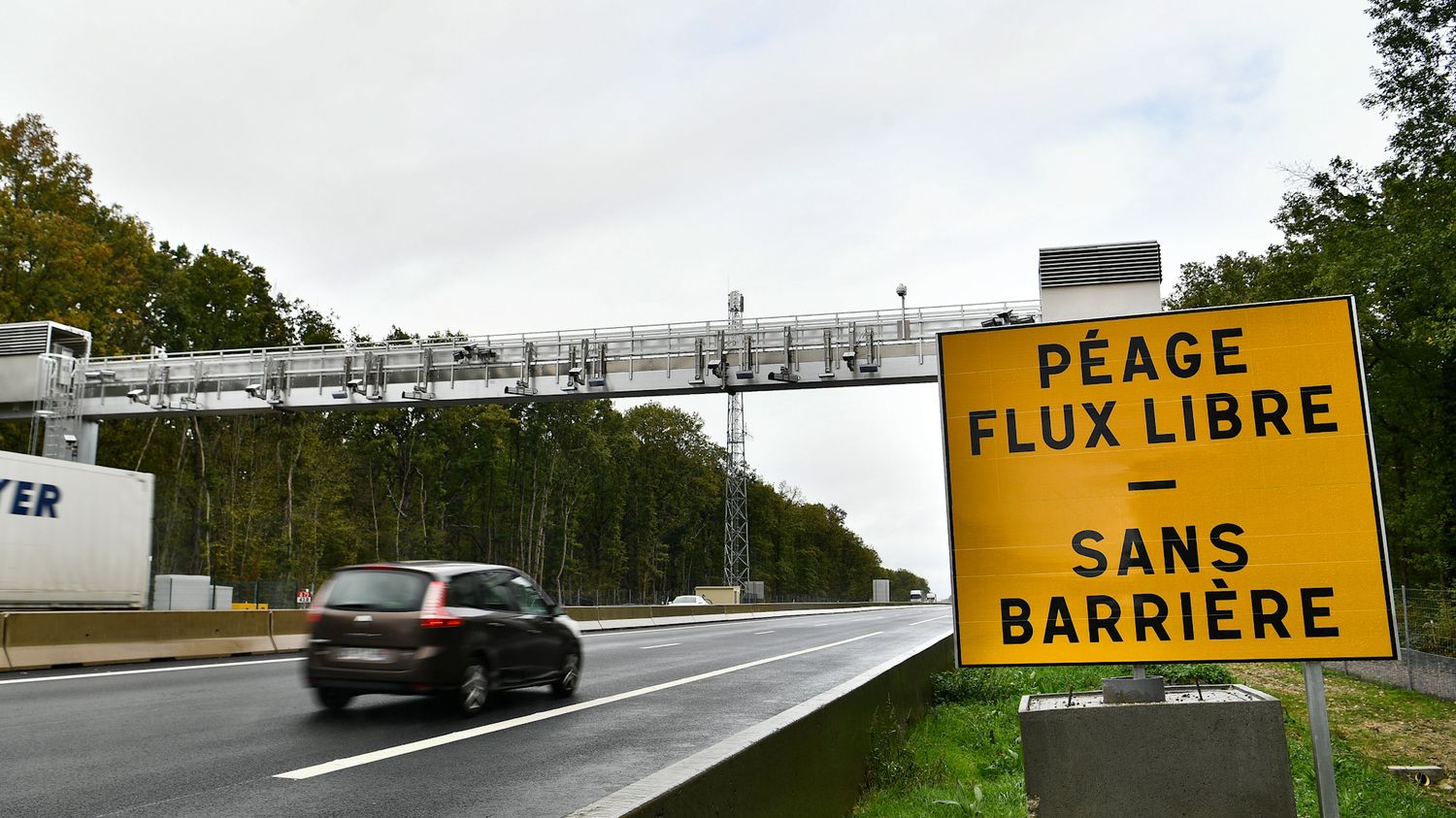 VIDEO. Gain de temps, paiement... On a testé le péage sans barrière sur l'axe A13-A14