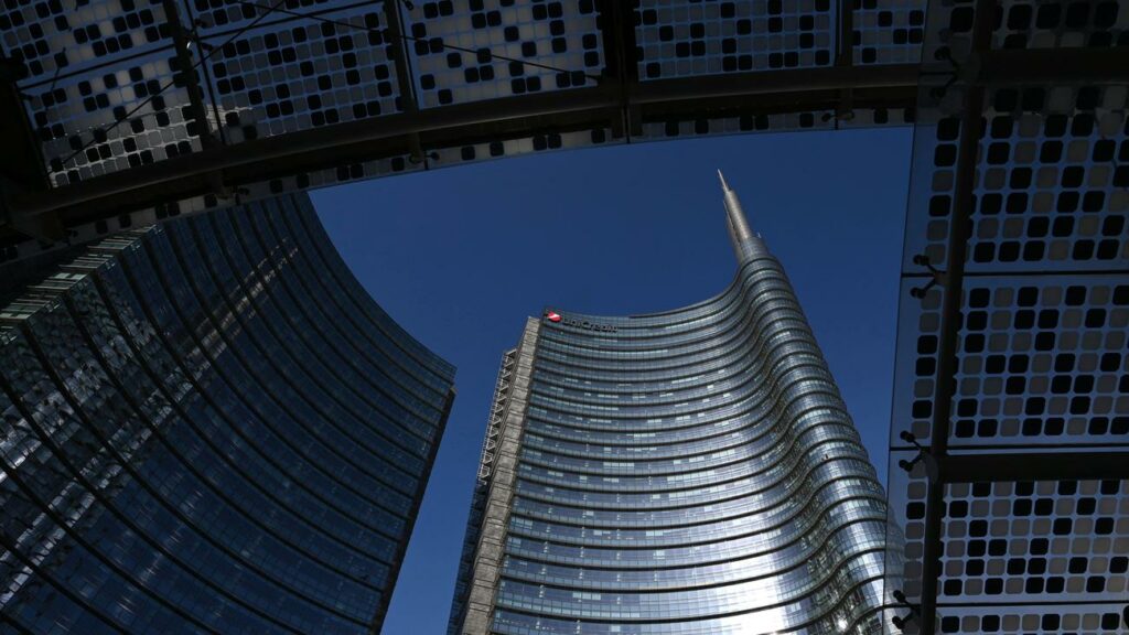 UniCredit: Bund stoppt Verkauf von Commerzbank-Aktien