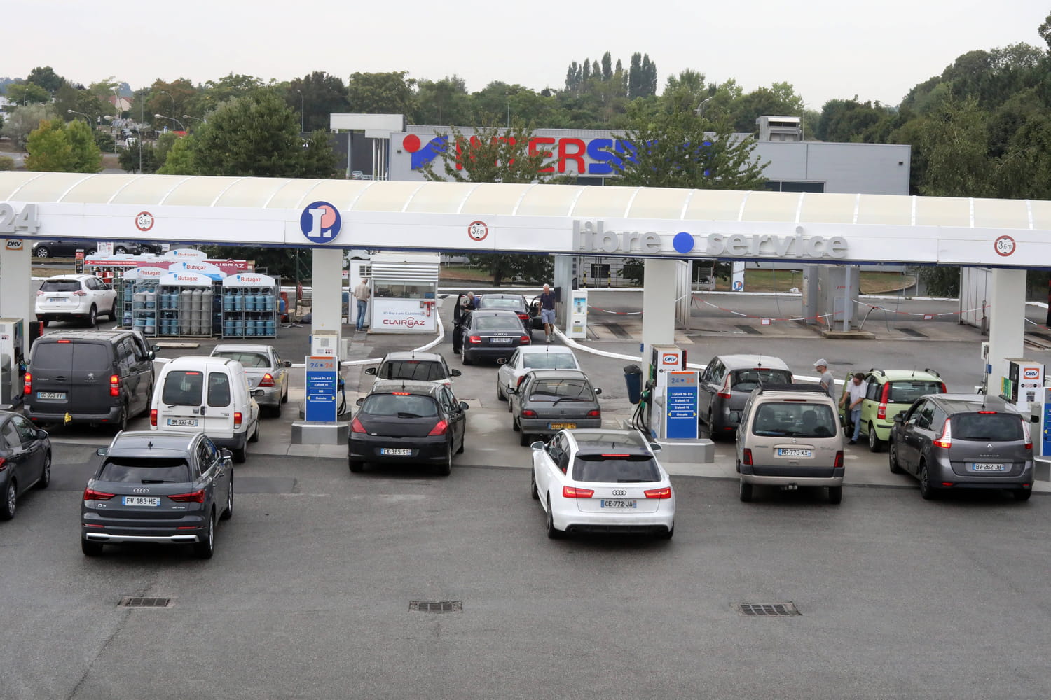 Cette station vend le Sans Plomb 95 le moins cher de France, le litre est passé sous les 1 euro 60