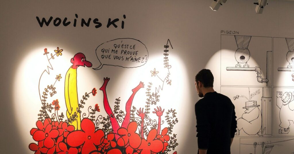 Un dessin du dessinateur français Georges Wolinski dans l'exposition "Une histoire de Charlie hebdo" au musée de la Bande Dessinée d'Angoulême, le 28 janvier 2015