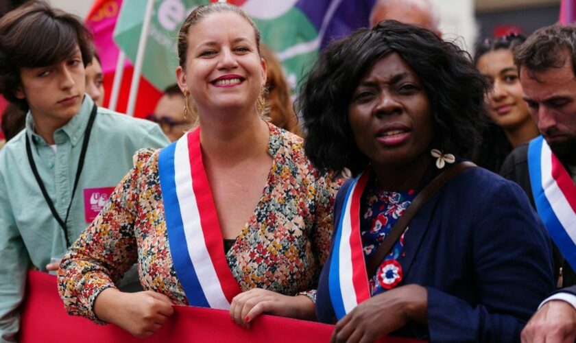 Nouveau gouvernement : des milliers de manifestants à Paris, la liste des ministres de Michel Barnier toujours attendue