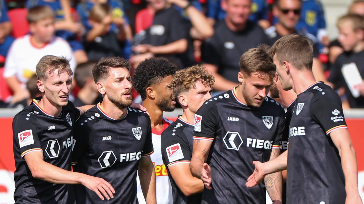 Münster und Ulm schießen Schalke auf den Relegationsplatz