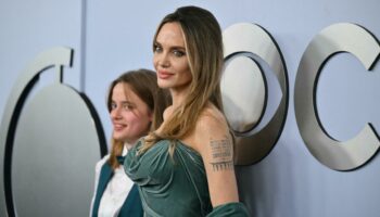 Angelina Jolie et sa fille Vivienne ont un tatouage en commun, voici ce qu’il signifie