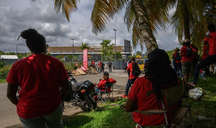 Vie chère en Martinique : qu'est-ce que "l"octroi de mer", cette taxe qui alimente la colère des manifestants ?