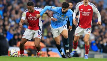 Premier League : quatre buts, un carton rouge, une égalisation à la dernière minute... Le choc Manchester City-Arsenal a tenu ses promesses