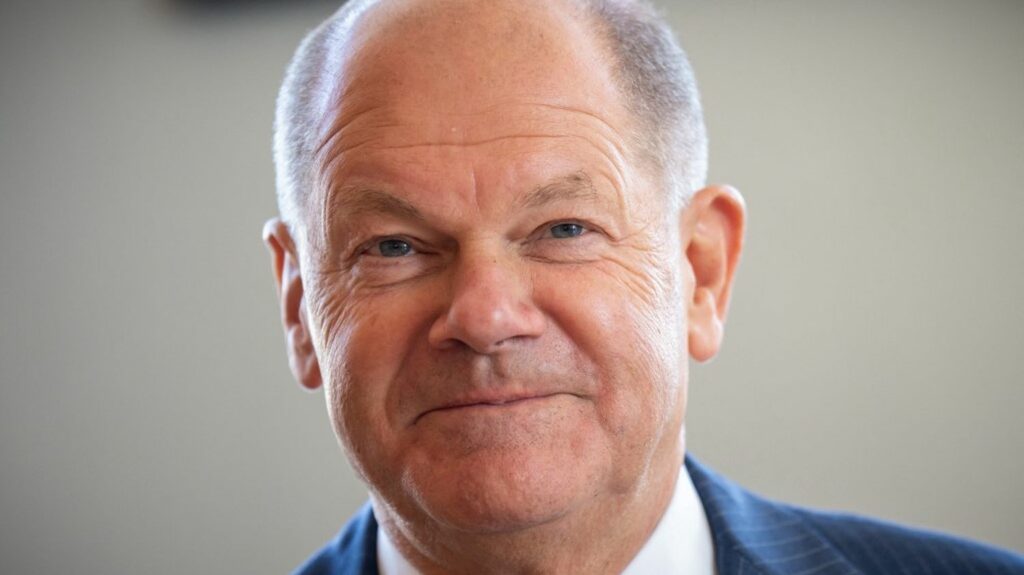 En Allemagne, le parti d'Olaf Scholz remporte de peu un scrutin régional face à l'extrême droite