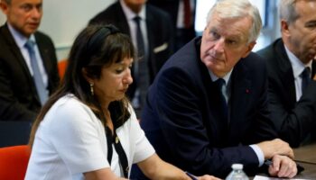 Gouvernement : Barnier réunit ses ministres, et ses premiers mots rappellent ceux de Macron il y a un an