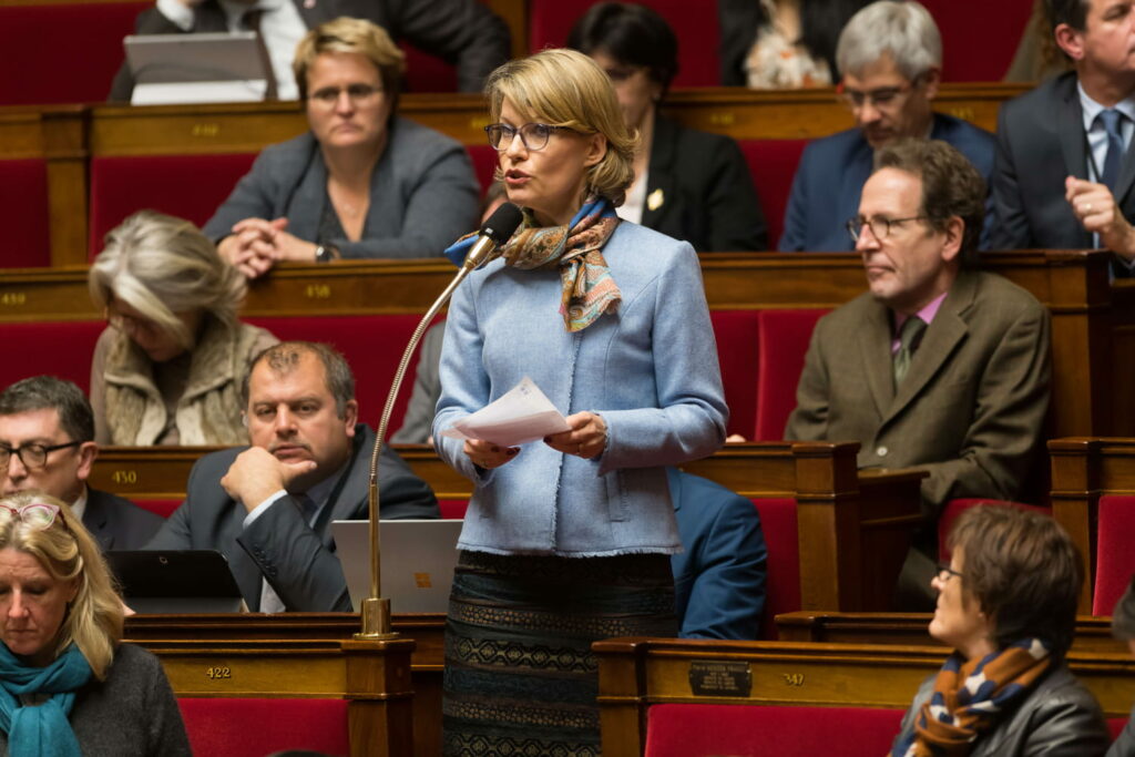 Anne Genetet, ministre de l'Éducation nationale : qui est-elle ? Quelles sont ses priorités pour l'école ?