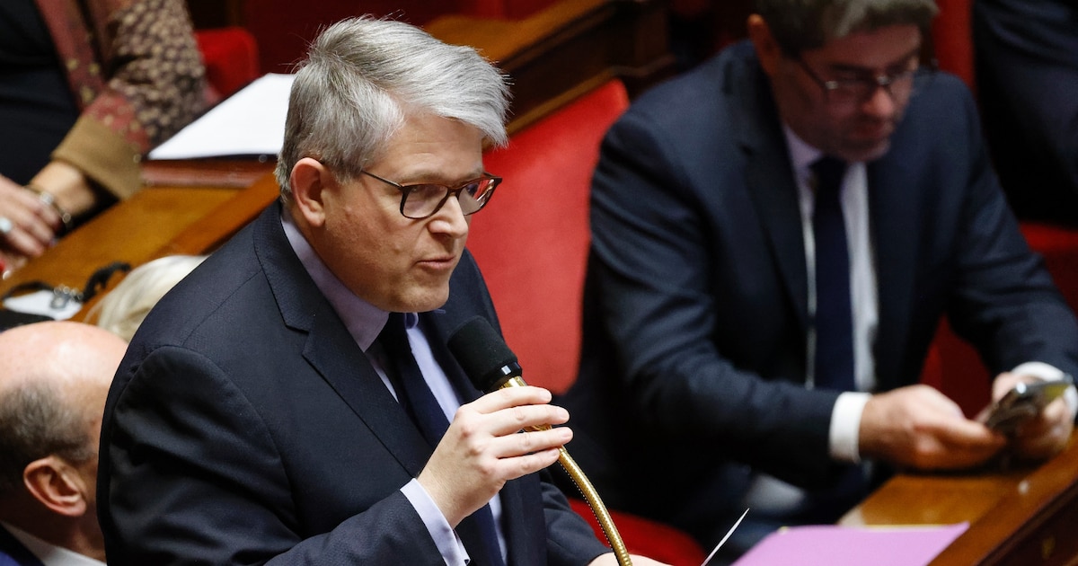 Le député Les Républicains (LR), Patrick Hetzel, lors d'une séance de questions au gouvernement à l'Assemblée nationale, à Paris, le 7 février 2023