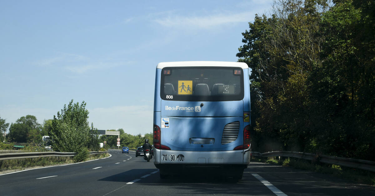 En Seine-et-Marne, deux adolescents hospitalisés et 12 autres blessés dans un accident de car scolaire