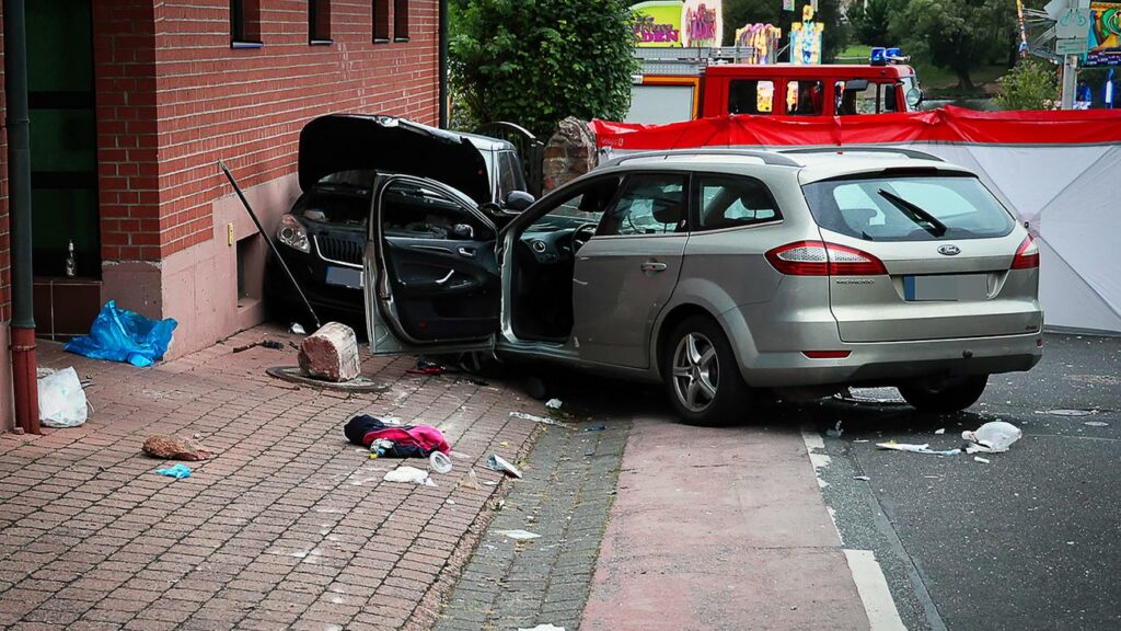 Großwallstadt: Autofahrer erfasst mehrere Menschen bei Stadtfest in Bayern