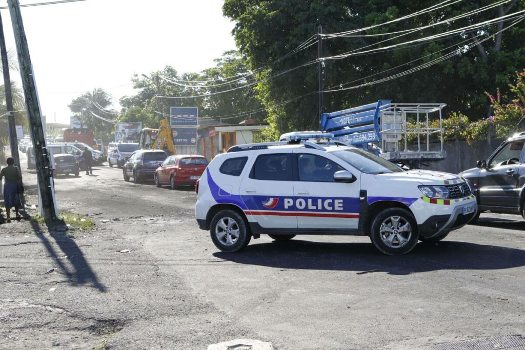 Guadeloupe : couvre-feu pour les mineurs dans sept quartiers en réponse à des violences urbaines