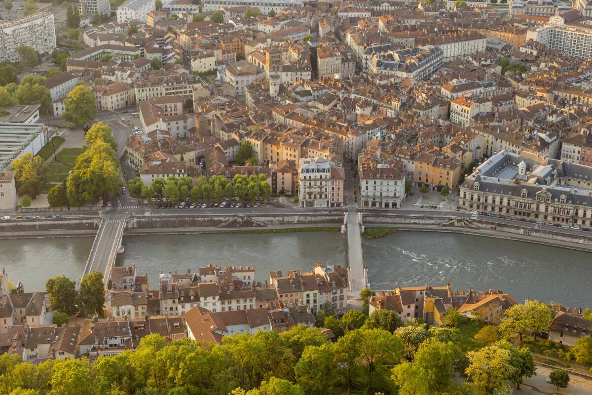 Prix et tendances de l’immobilier à Grenoble, Annecy et dans les stations des Alpes