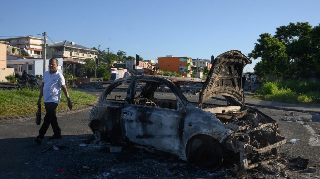 Violences contre la vie chère en Martinique : le couvre-feu partiel est prolongé jusqu'à jeudi matin et étendu à un autre quartier de Fort-de-France