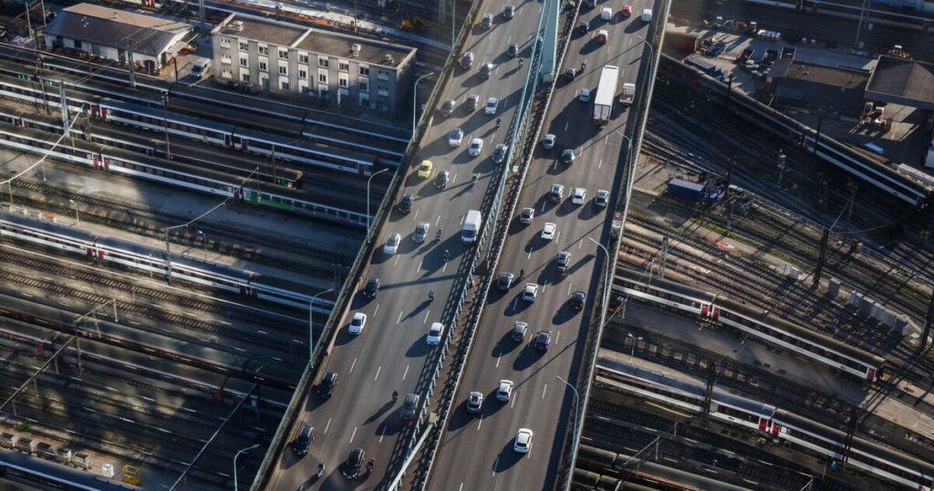 Périphérique de Paris à 50 km/h : le nouveau ministre des Transports freine, la mairie continuer à foncer