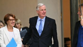 Michel Barnier quitte l'Elysée avec la ministre de l'Agriculture Annie Genevard, après le premier Conseil des ministres de son gouvernement, le 23 septembre 2024 QUITTE L4eLYS2E Le Premier MINISTRE