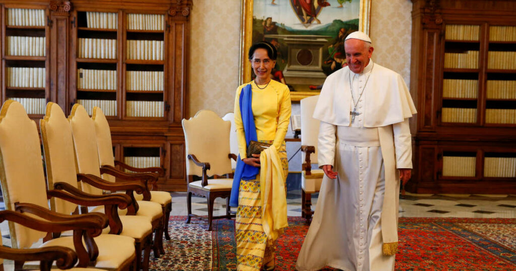 Le pape François offre l’asile à Aung San Suu Kyi