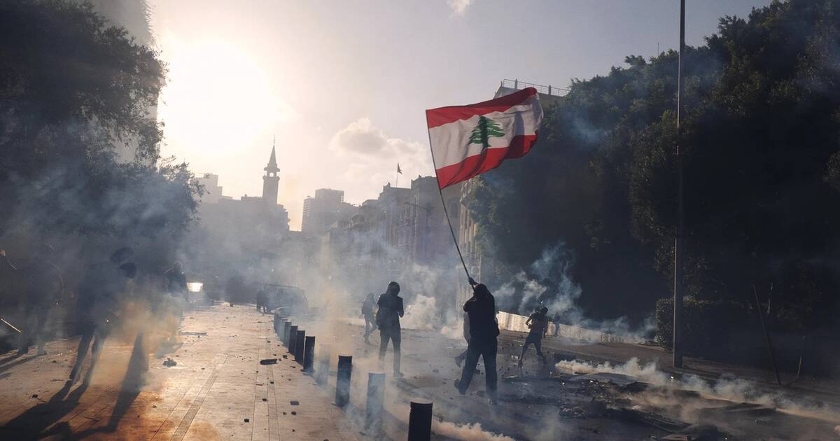 «Danser sur un volcan» : au Liban, gouffre contre la montre