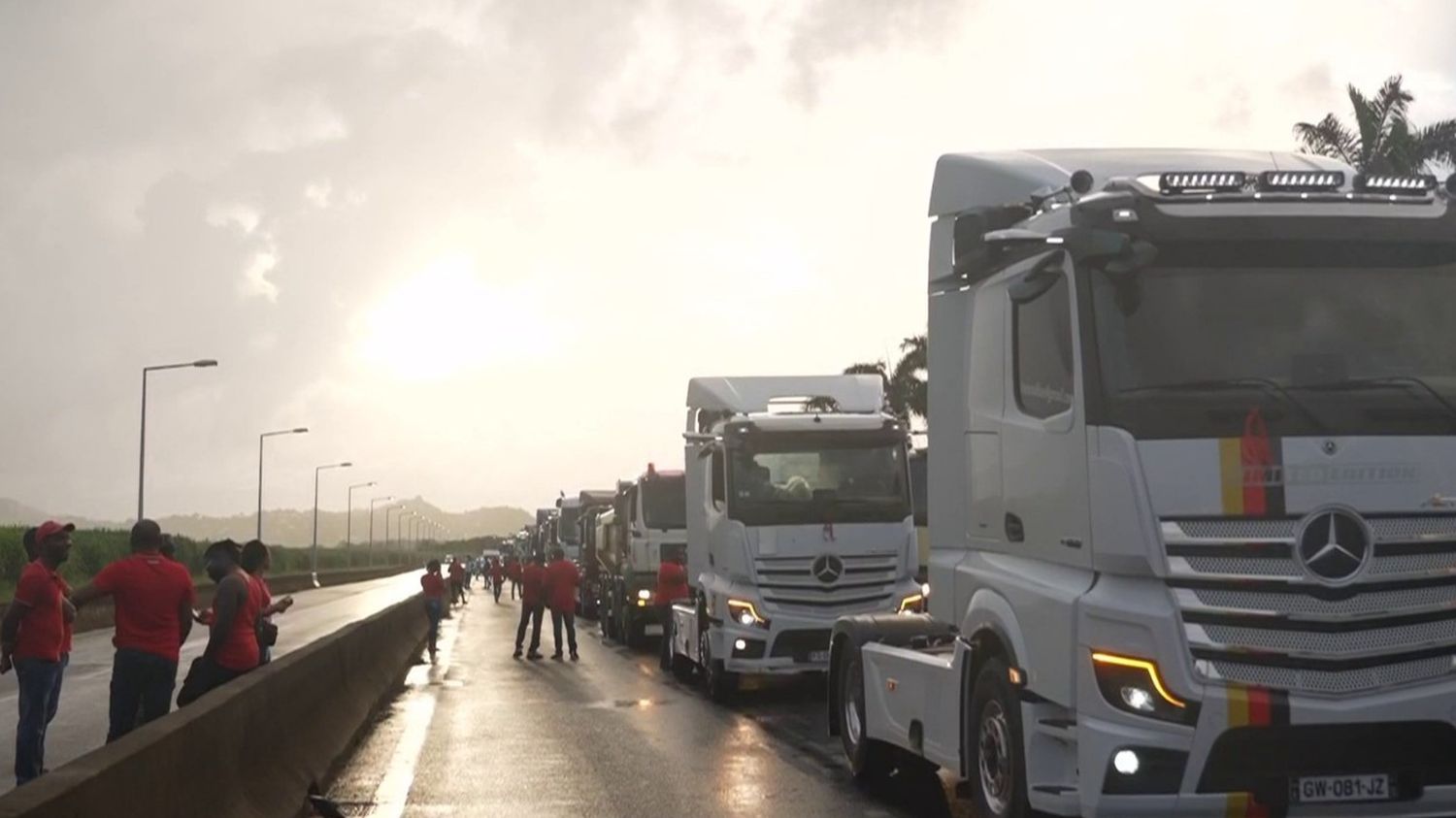 Martinique : les blocages se poursuivent contre la vie chère